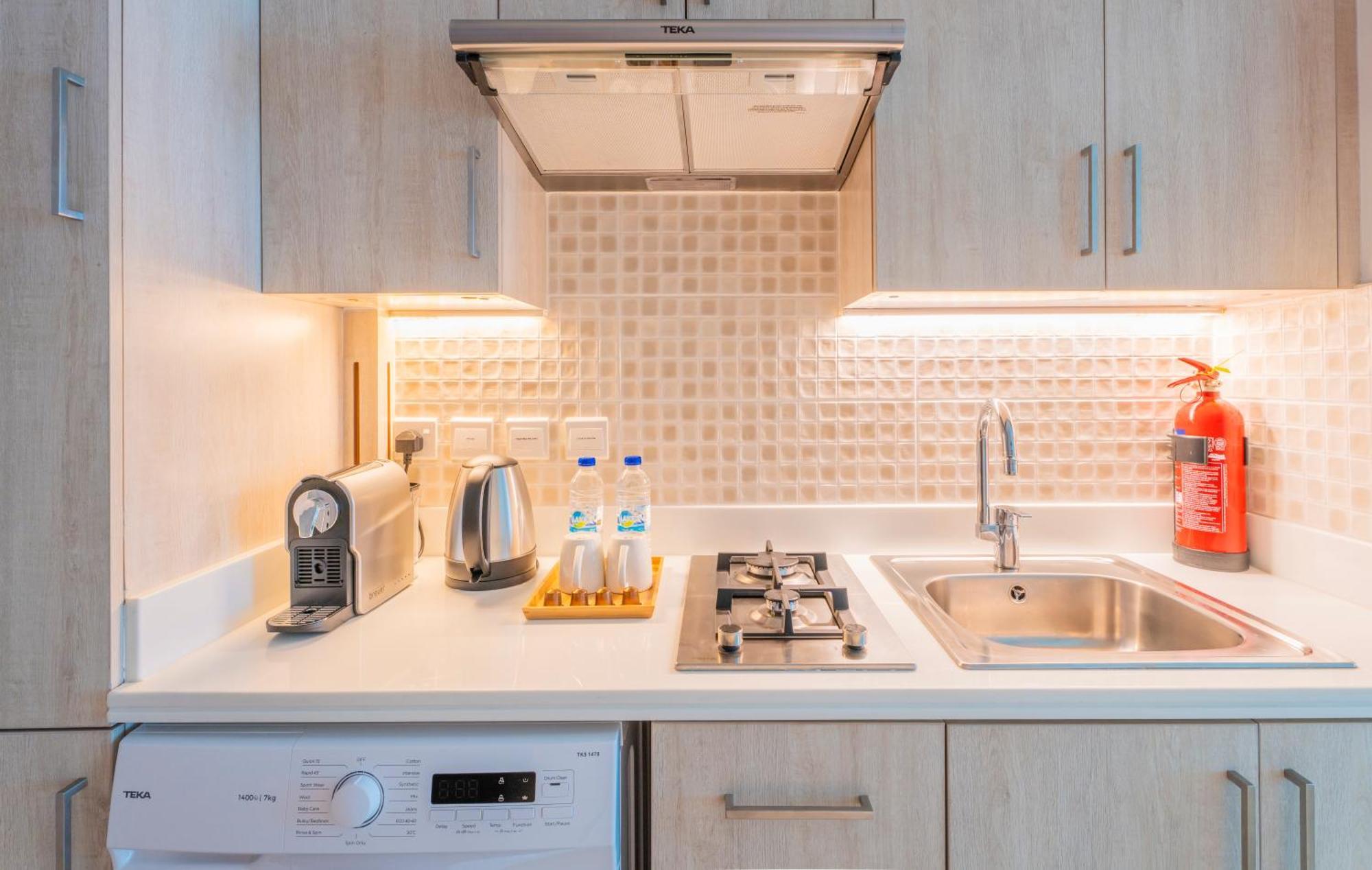 Studio With Pool And Private Beach Access On Palm Jumeirah ดูไบ ภายนอก รูปภาพ