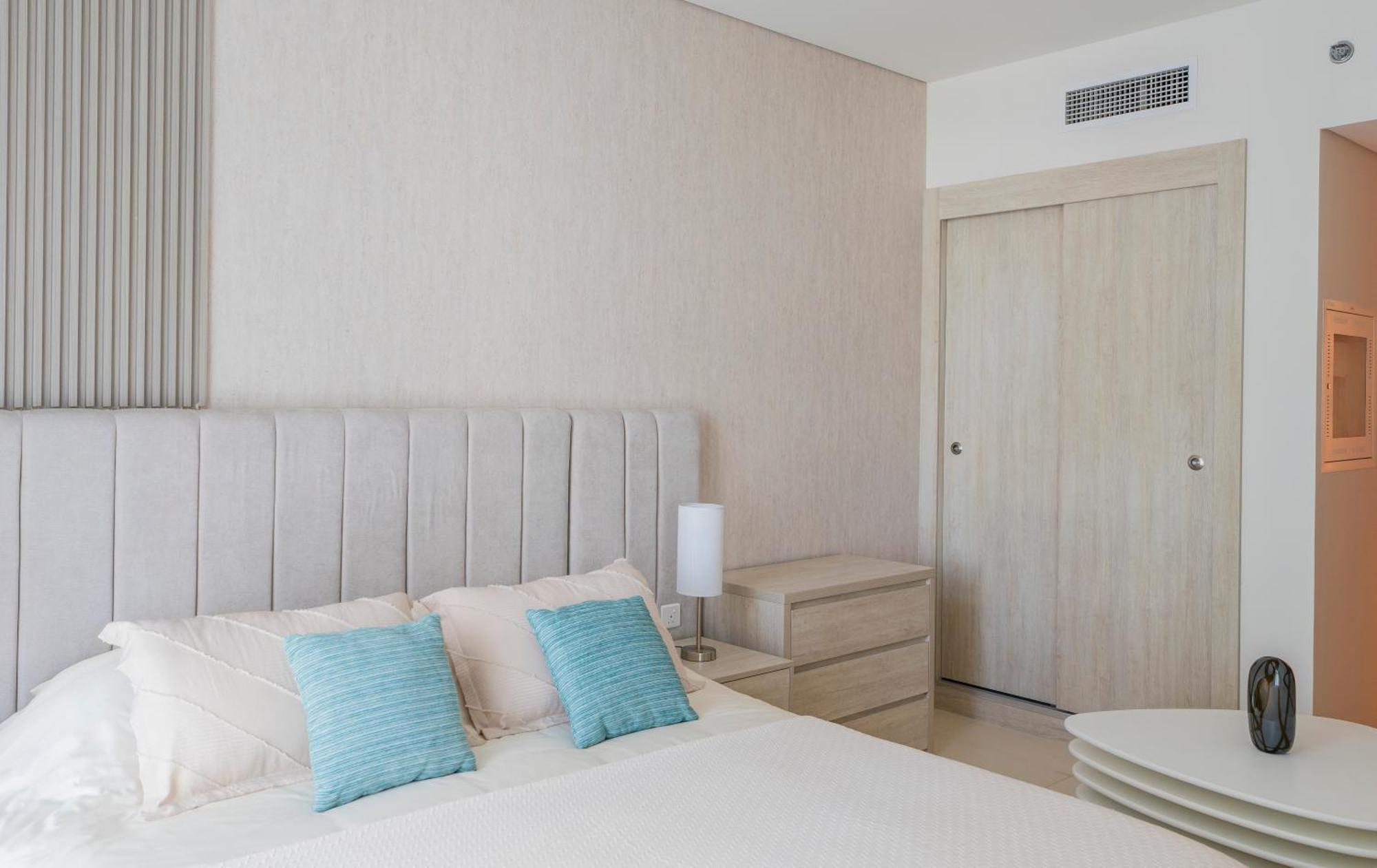 Studio With Pool And Private Beach Access On Palm Jumeirah ดูไบ ภายนอก รูปภาพ