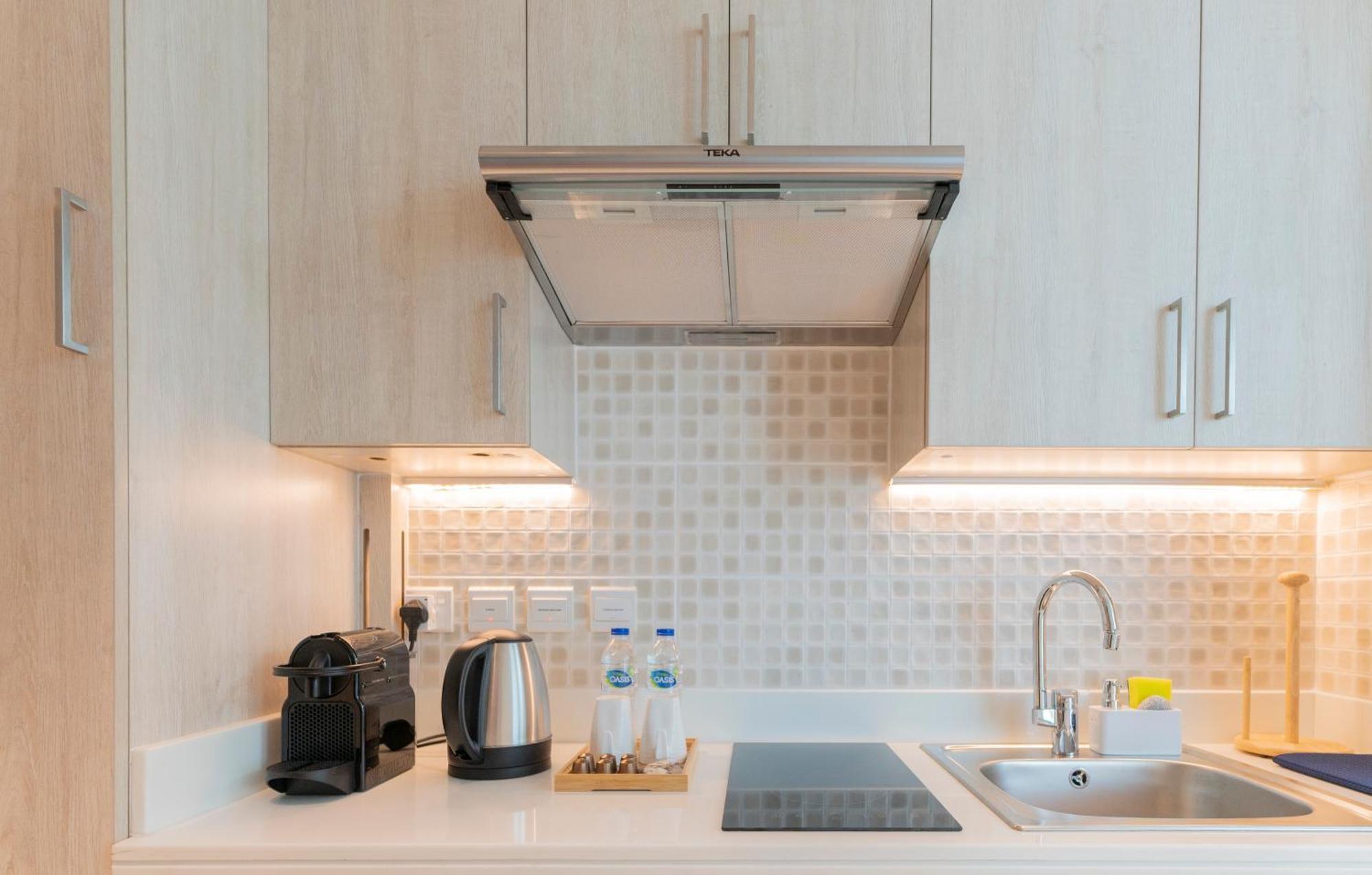 Studio With Pool And Private Beach Access On Palm Jumeirah ดูไบ ภายนอก รูปภาพ