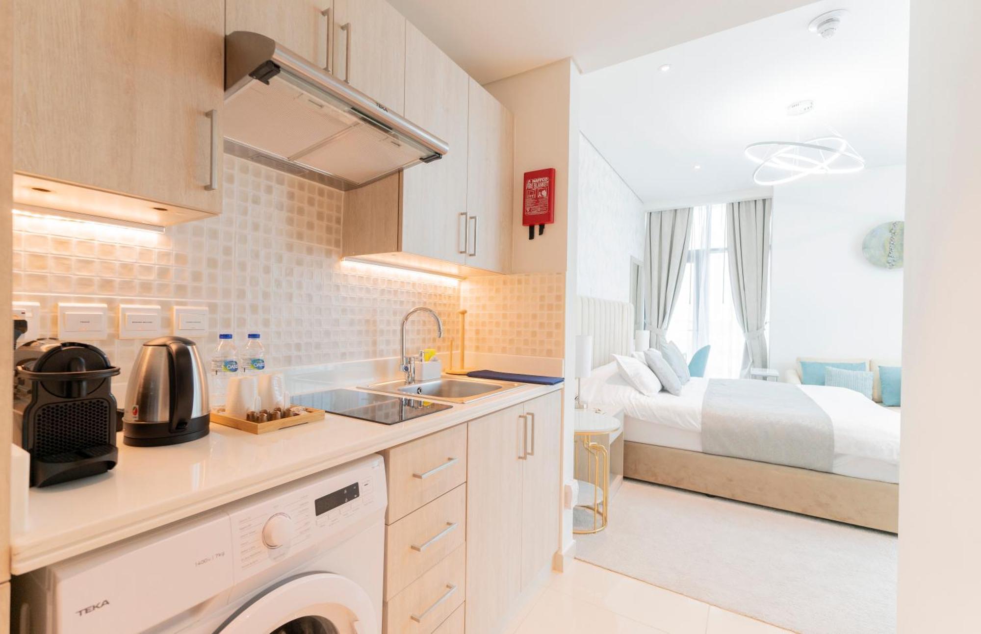 Studio With Pool And Private Beach Access On Palm Jumeirah ดูไบ ภายนอก รูปภาพ